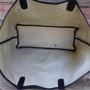 Reposhing goyard tote